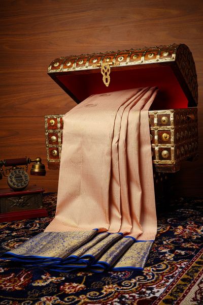 Elegant Contrast Pallu Saree